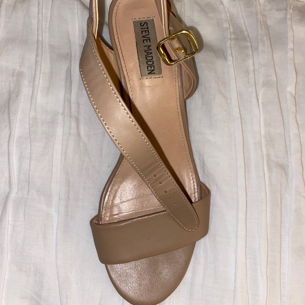 Steve Madden sandals with small platform